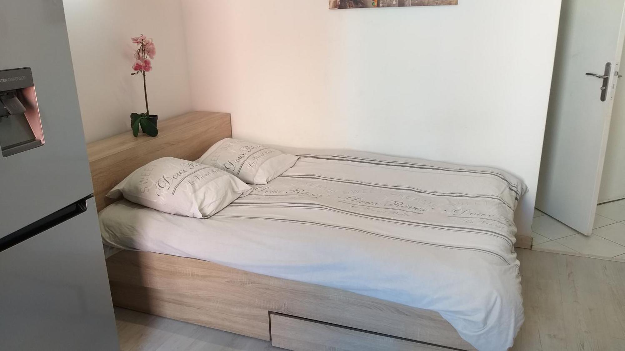 Magnifique Studio Au Coeur Historique De Fréjus Zewnętrze zdjęcie