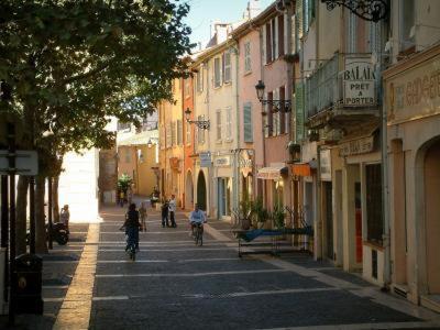 Magnifique Studio Au Coeur Historique De Fréjus Zewnętrze zdjęcie